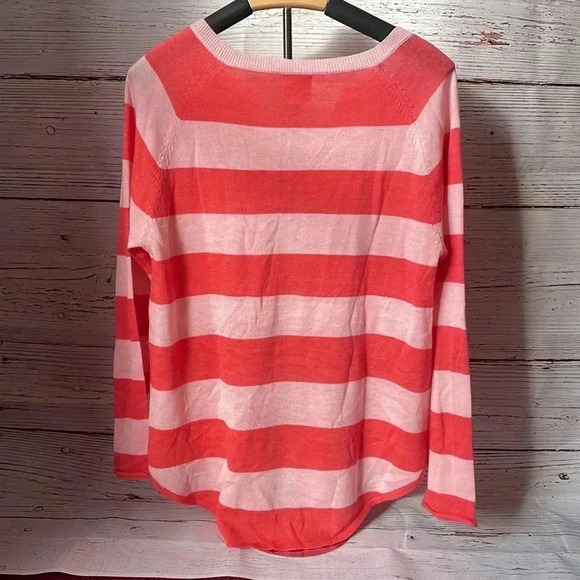 John and Jenn sweater - Picture 4 of 5